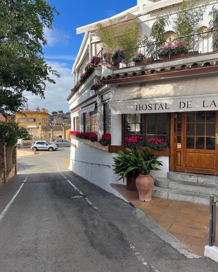 Hostal De La Placa - Hotel Boutique Cabrils Extérieur photo