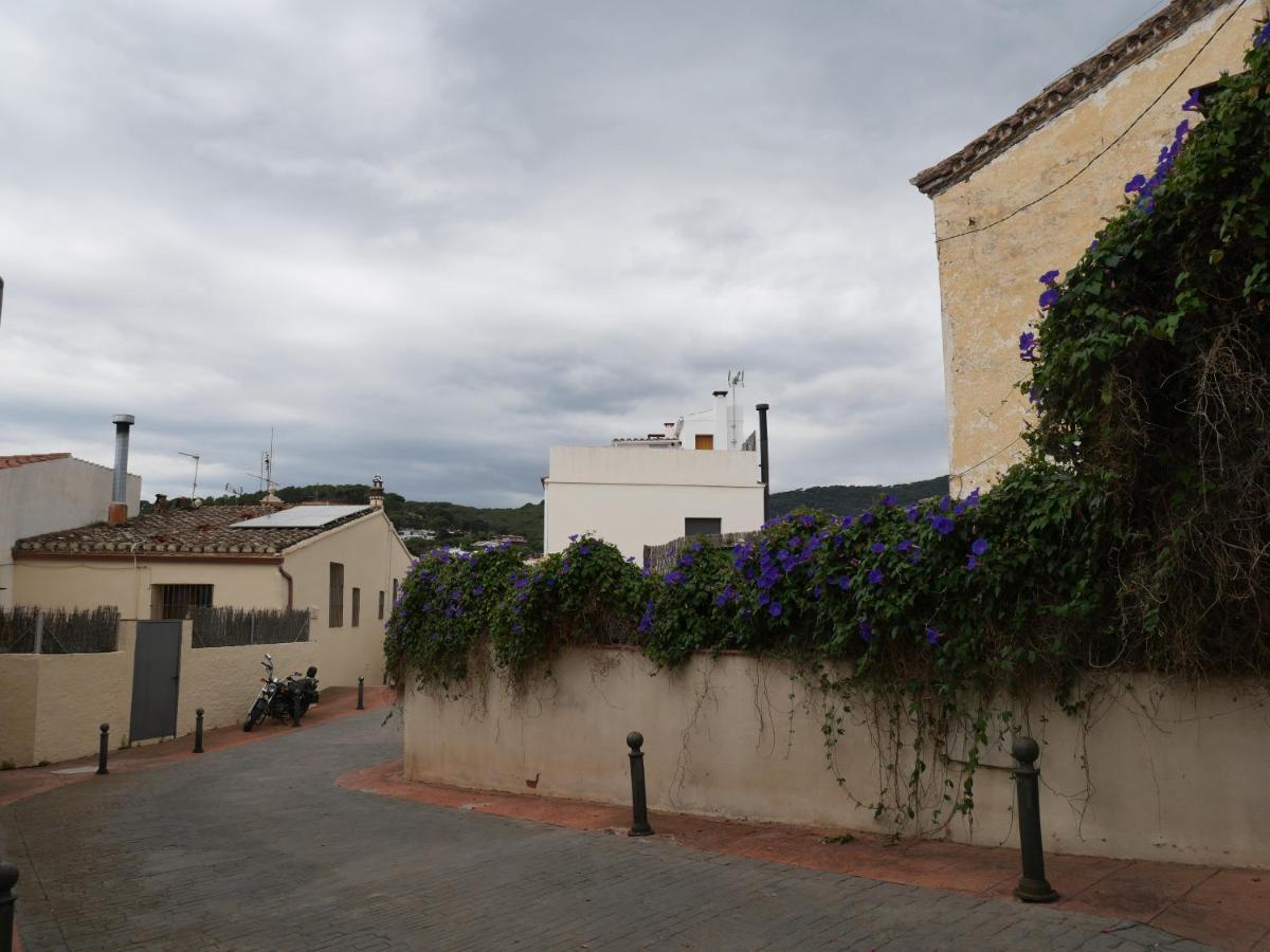 Hostal De La Placa - Hotel Boutique Cabrils Extérieur photo