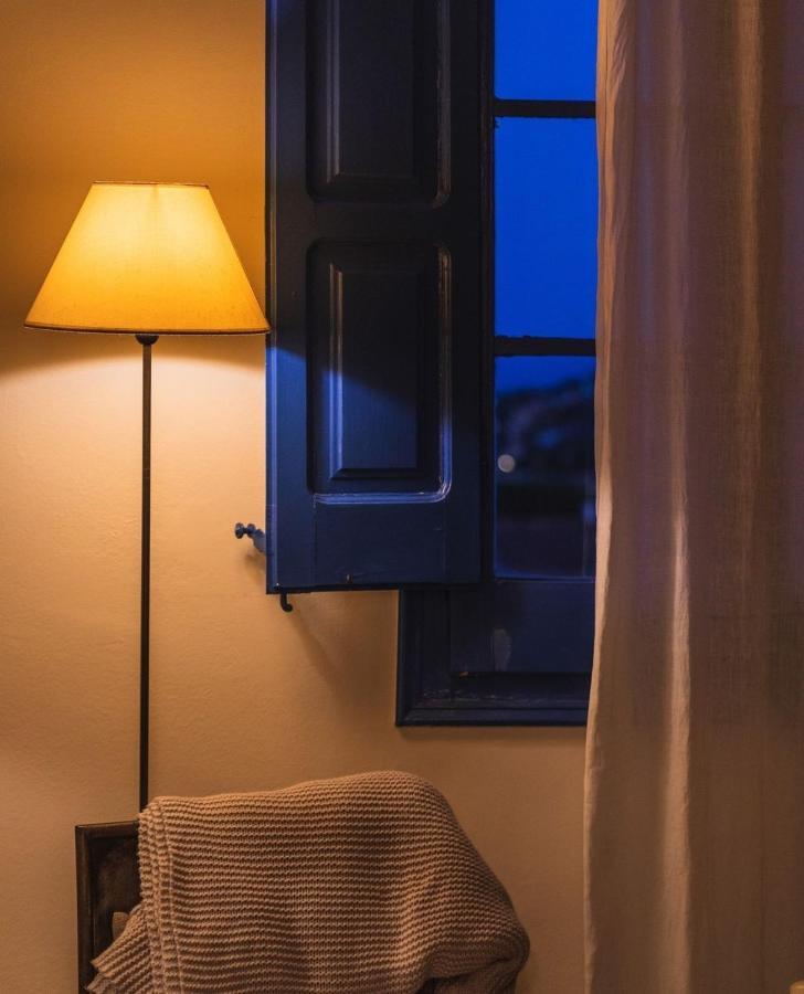 Hostal De La Placa - Hotel Boutique Cabrils Extérieur photo