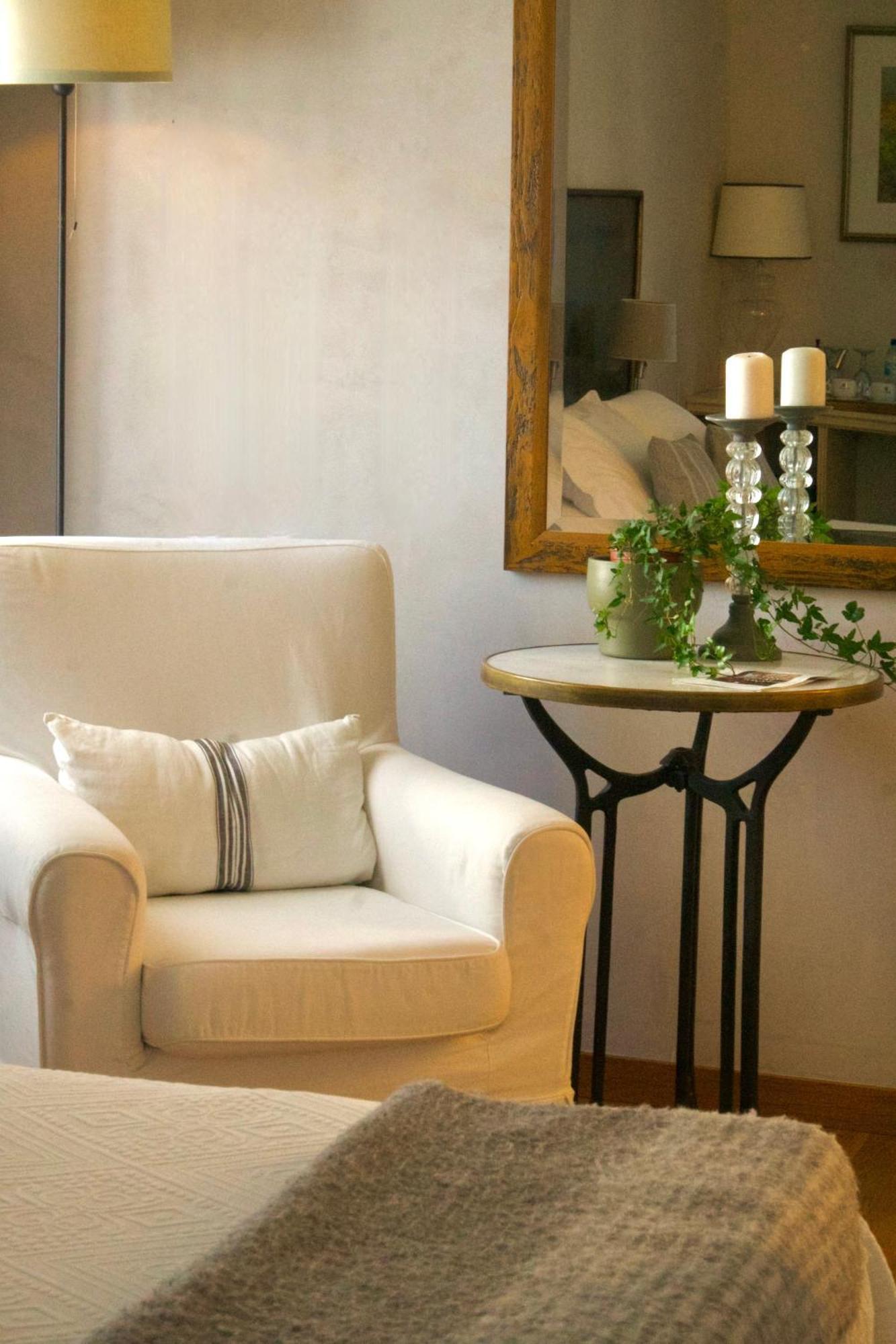 Hostal De La Placa - Hotel Boutique Cabrils Extérieur photo