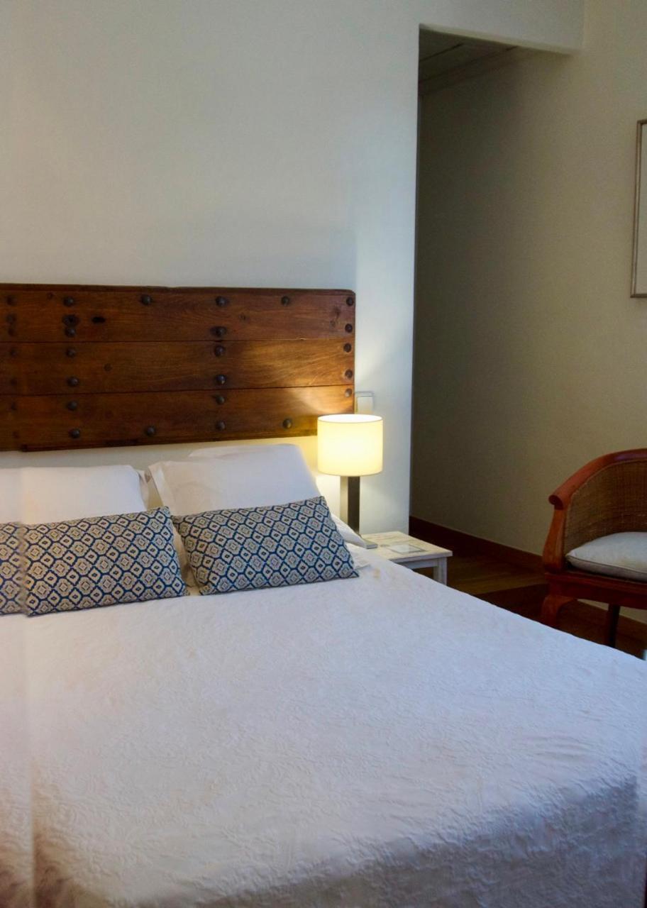 Hostal De La Placa - Hotel Boutique Cabrils Extérieur photo