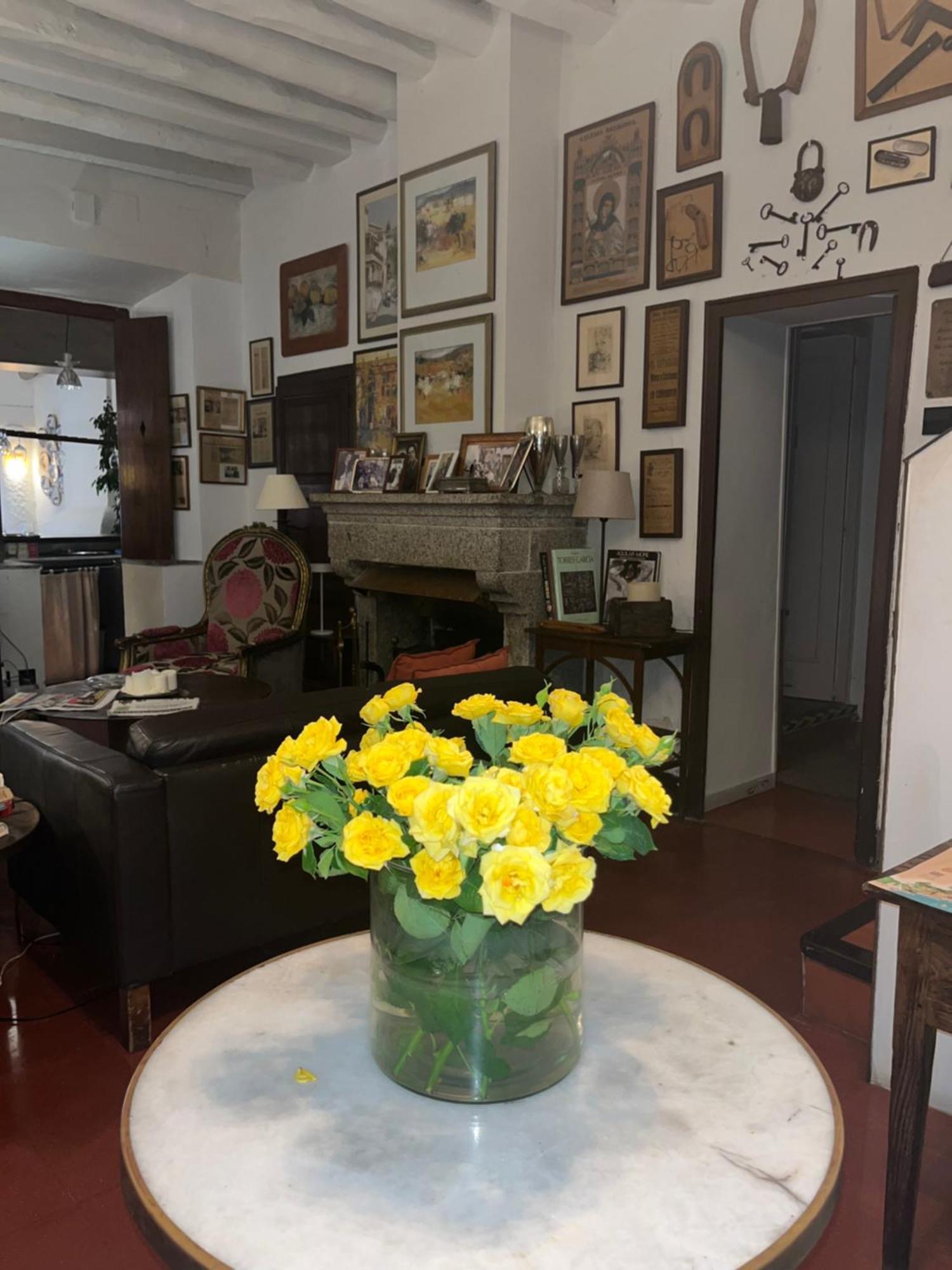 Hostal De La Placa - Hotel Boutique Cabrils Extérieur photo