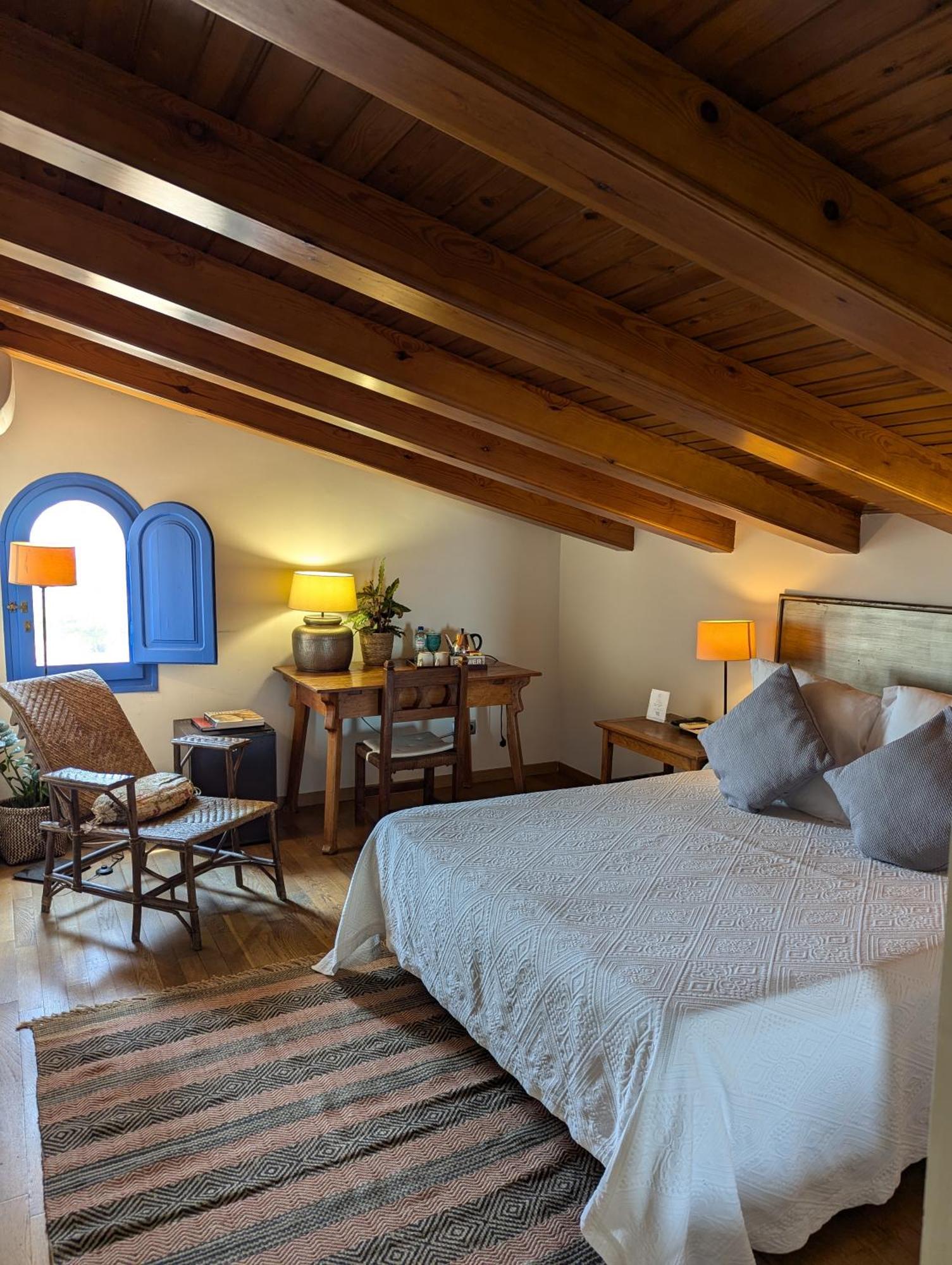 Hostal De La Placa - Hotel Boutique Cabrils Extérieur photo