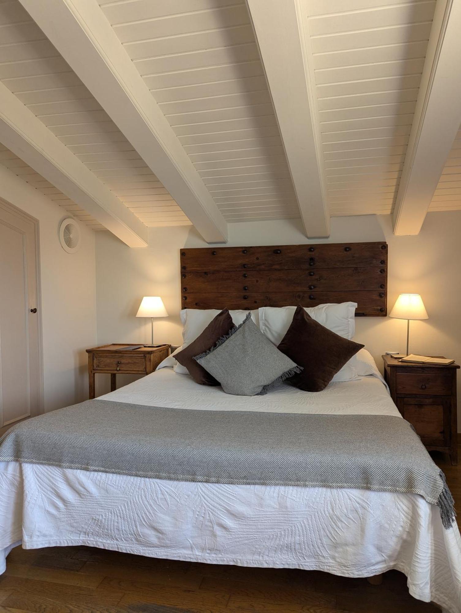 Hostal De La Placa - Hotel Boutique Cabrils Extérieur photo