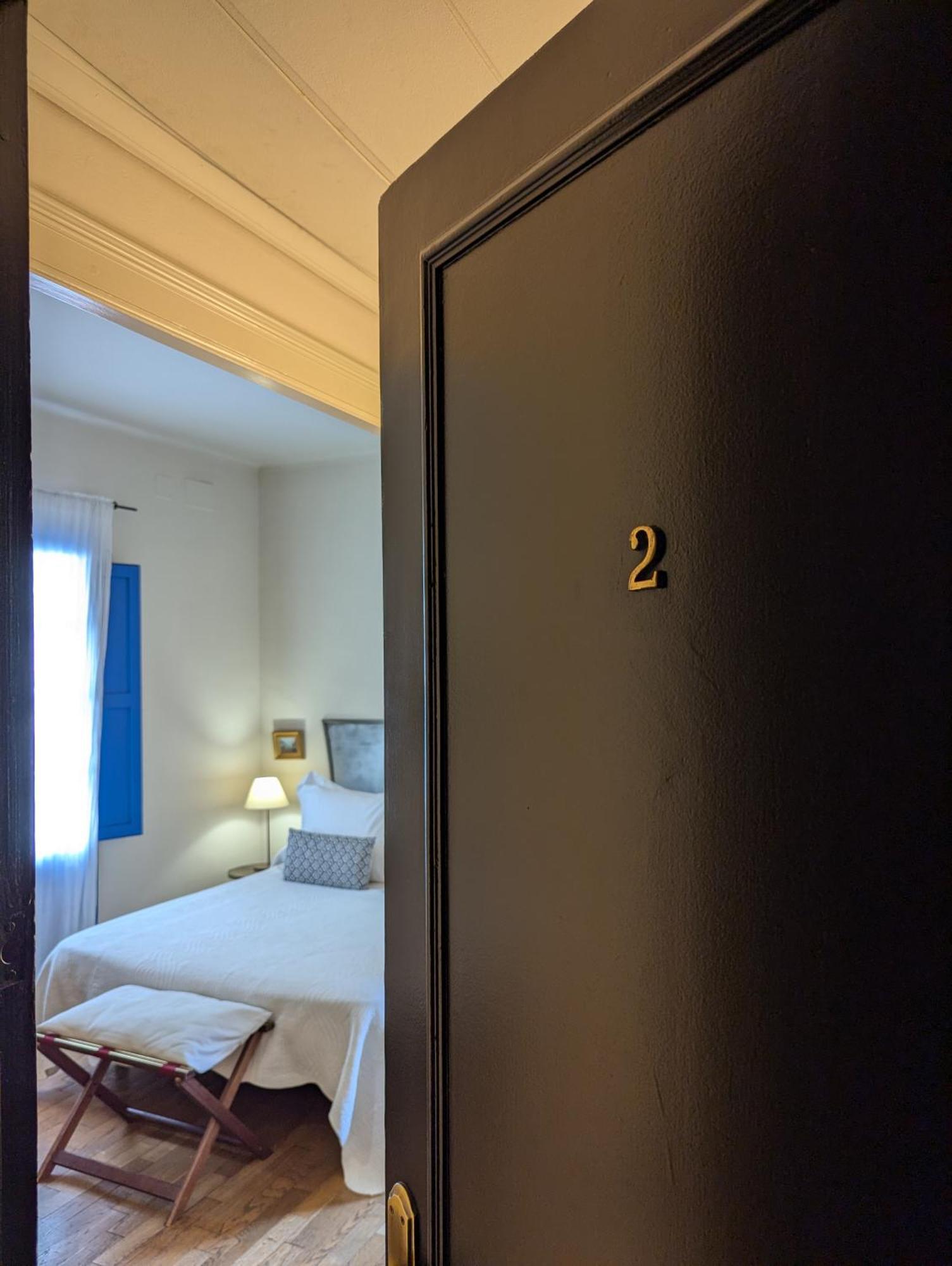 Hostal De La Placa - Hotel Boutique Cabrils Extérieur photo
