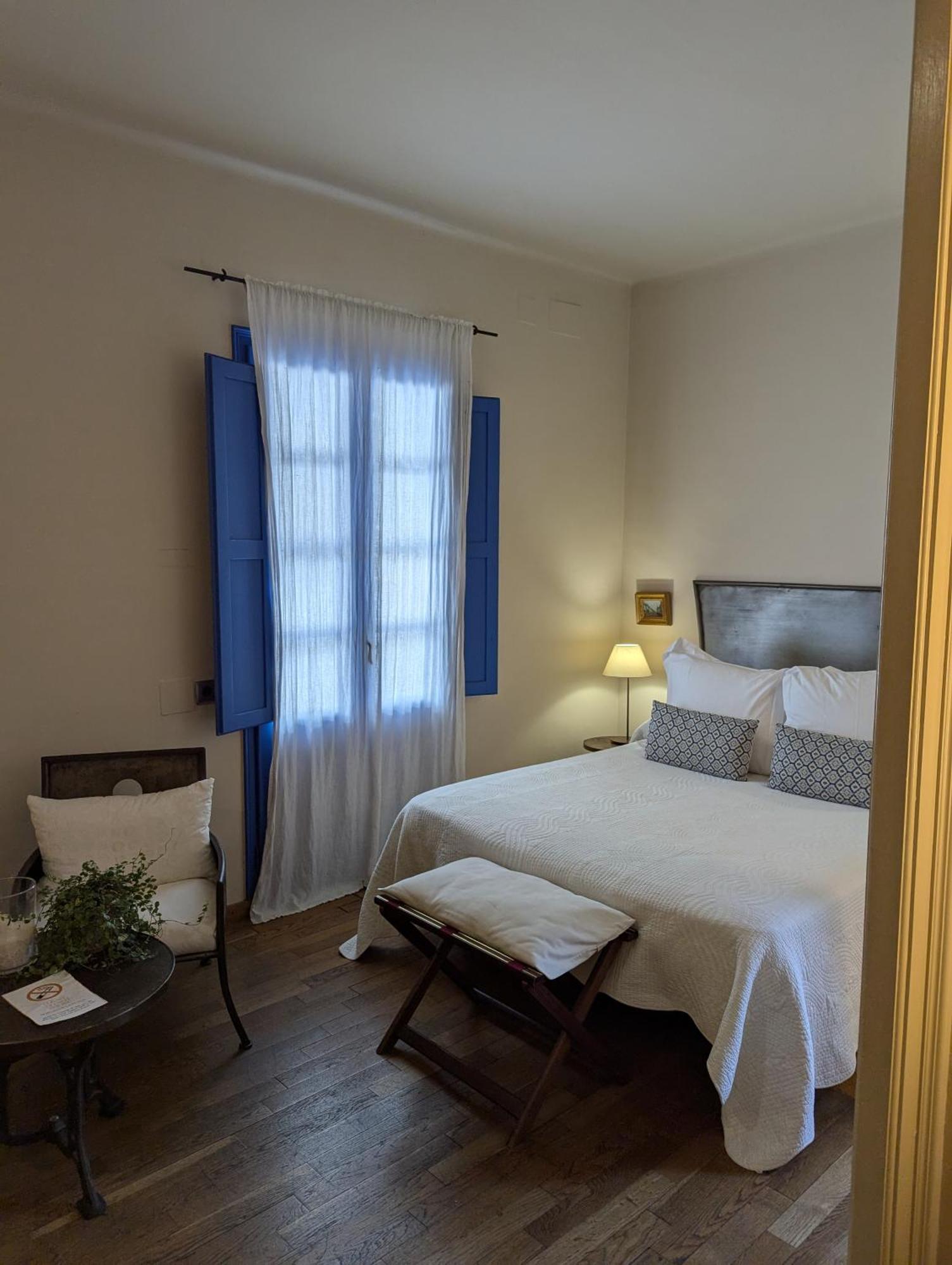 Hostal De La Placa - Hotel Boutique Cabrils Extérieur photo
