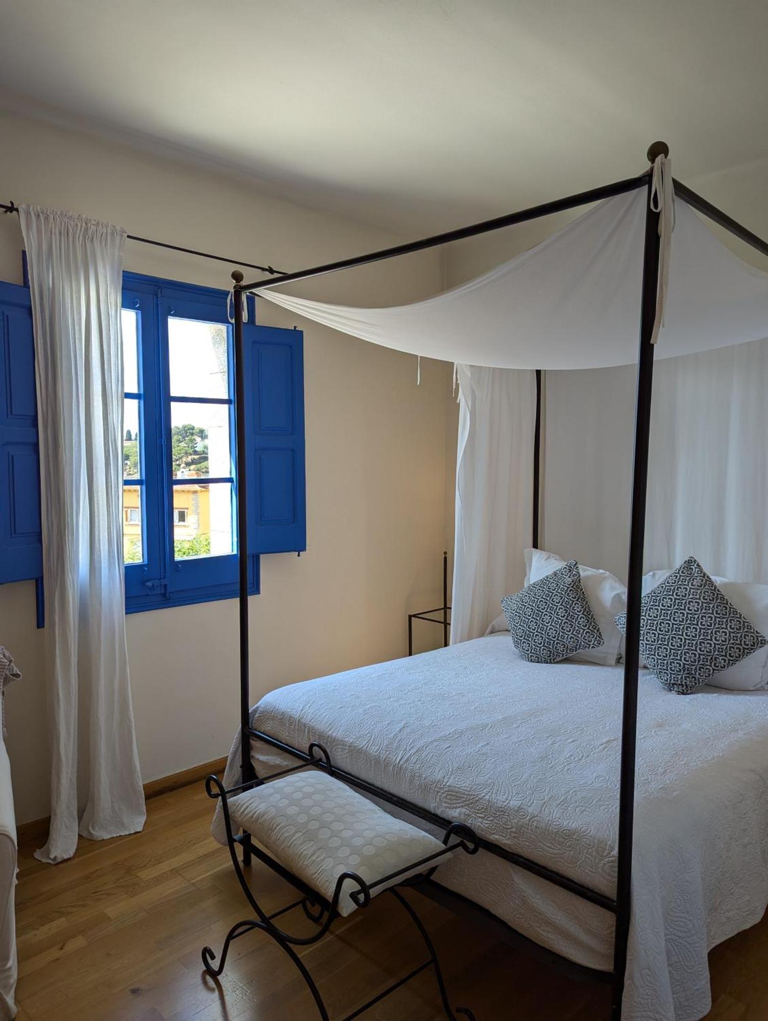 Hostal De La Placa - Hotel Boutique Cabrils Extérieur photo