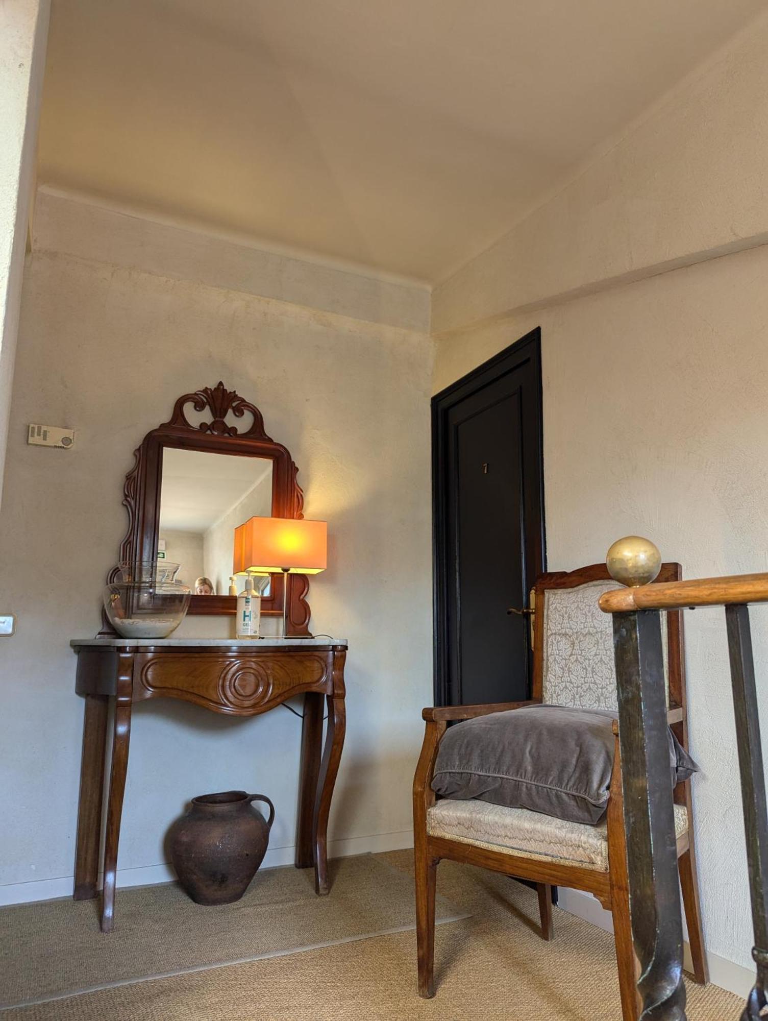 Hostal De La Placa - Hotel Boutique Cabrils Extérieur photo